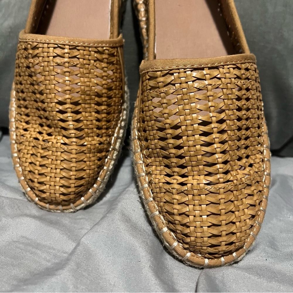 Universal Thread Straw Yellow Flat - image 2